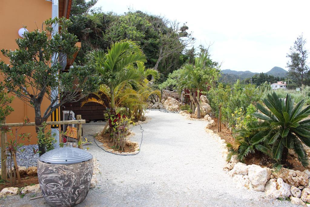 Maison d'hôtes Majin No Tsubo à Nakijin Extérieur photo